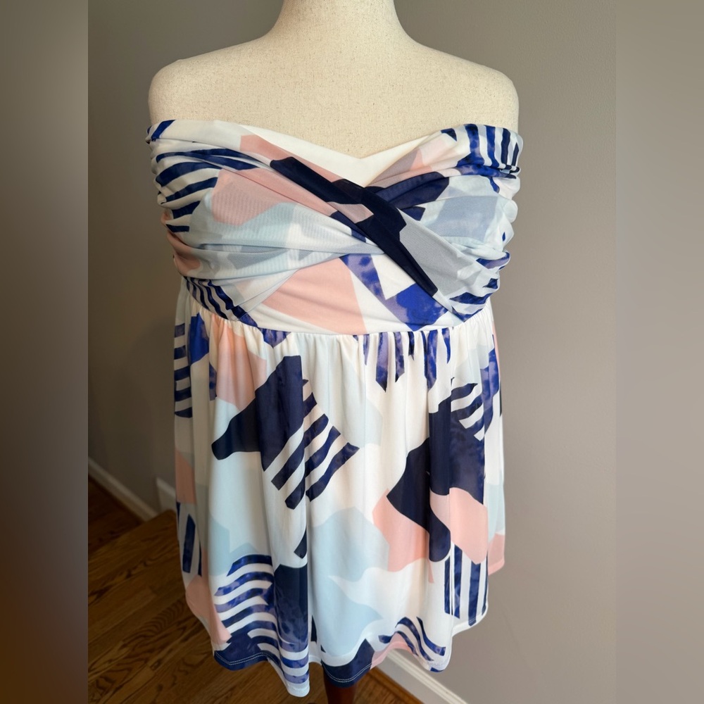 NWT Torrid Geo Print Twist Front Strapless Babydoll Top-Torrid Size 3 (22-24,3X)